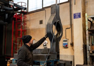 Granigliatrice per il trattamento superficiale dei metalli