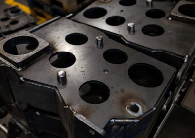 Componente saldato con tecnologia robotizzata certificata, progettato per offrire precisione e resistenza nelle applicazioni industriali