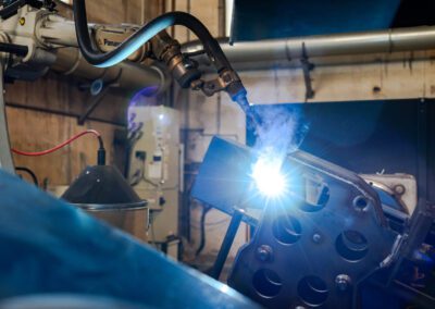 Componente saldato con tecnologia robotizzata certificata, garantendo eccellenza e precisione nelle lavorazioni industriali