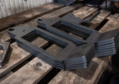 Componente saldato con tecnica avanzata, garantendo precisione e resistenza per le applicazioni industriali.