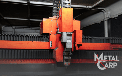 Taglio laser vs punzonatura: quale tecnologia scegliere per la tua commessa?